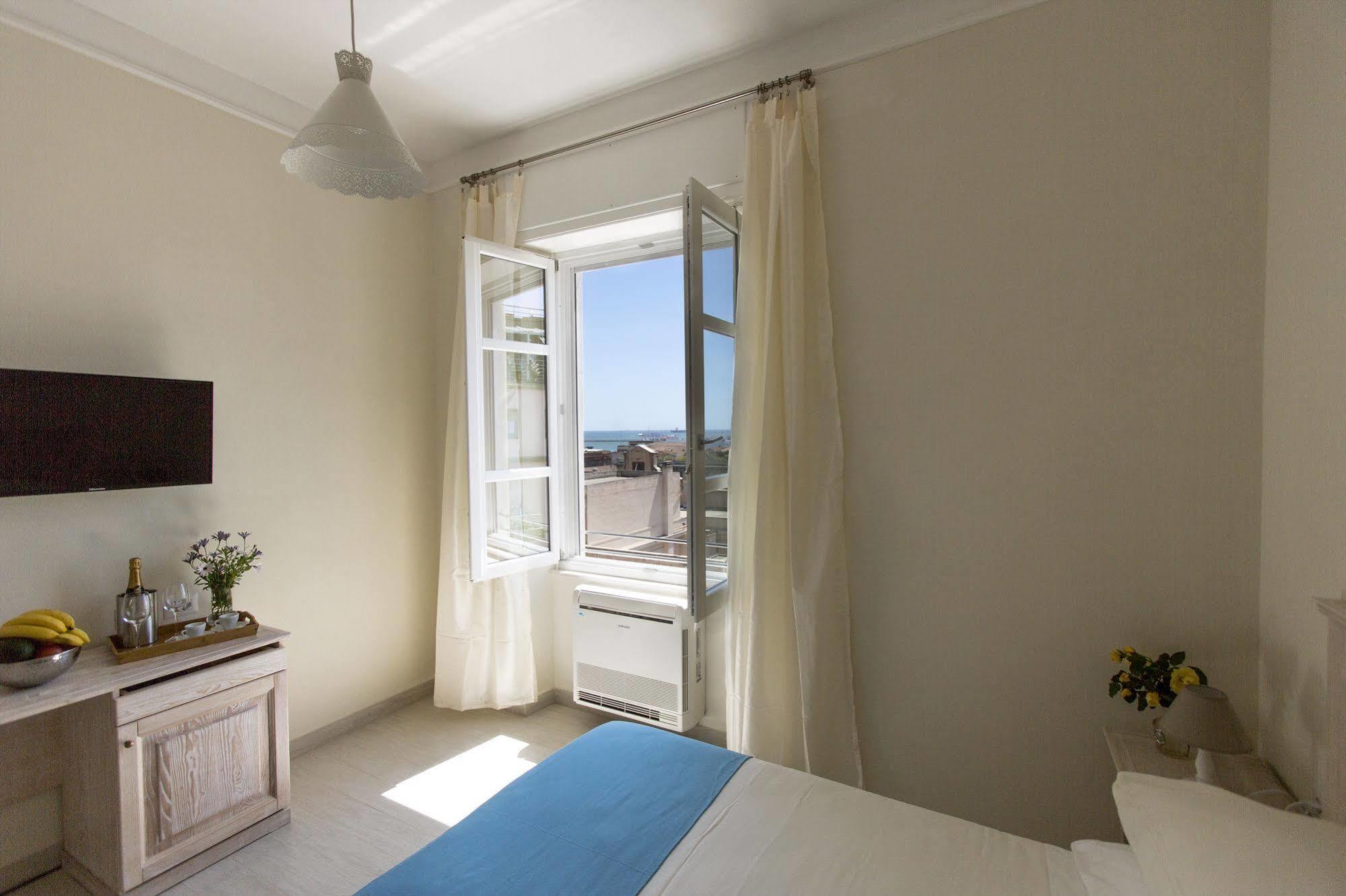 Brezza Marina Luxury Rooms Cagliari Eksteriør billede